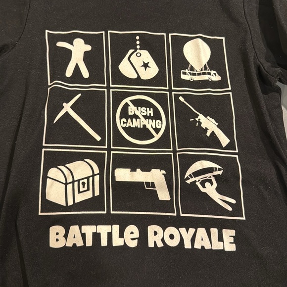 Black and Gray Fortnite Pajama Set and How to Draw book - Picture 5 of 10